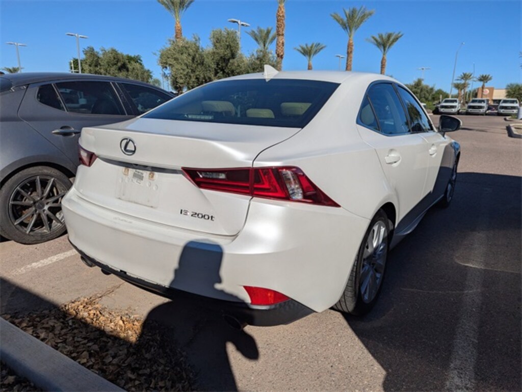 Used 2016 Lexus IS 200t  Sedan