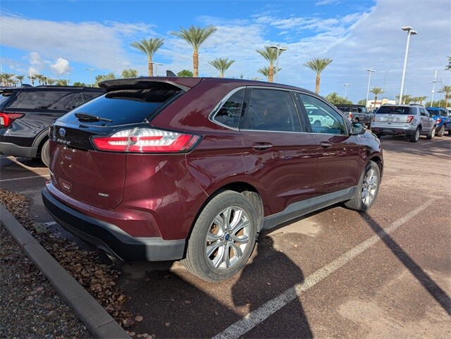 2021 Ford Edge Titanium photo 4