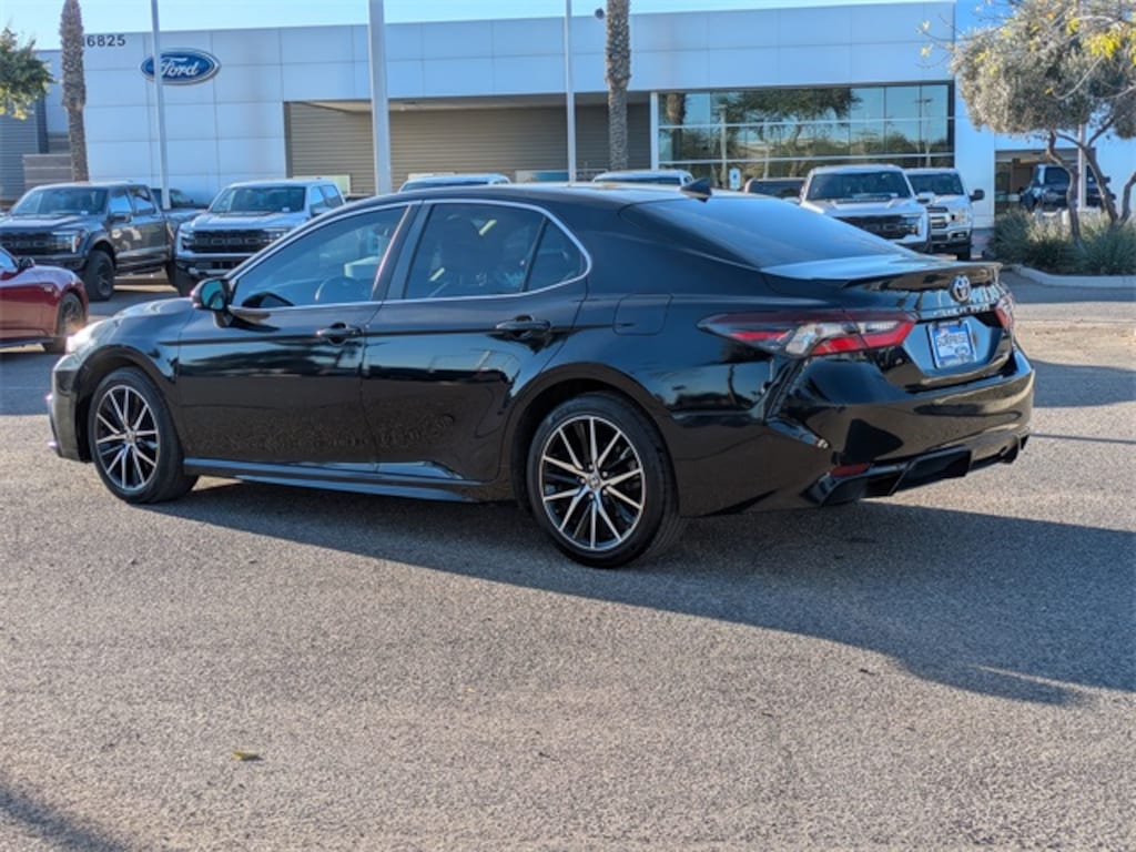 Used 2021 Toyota Camry SE Sedan