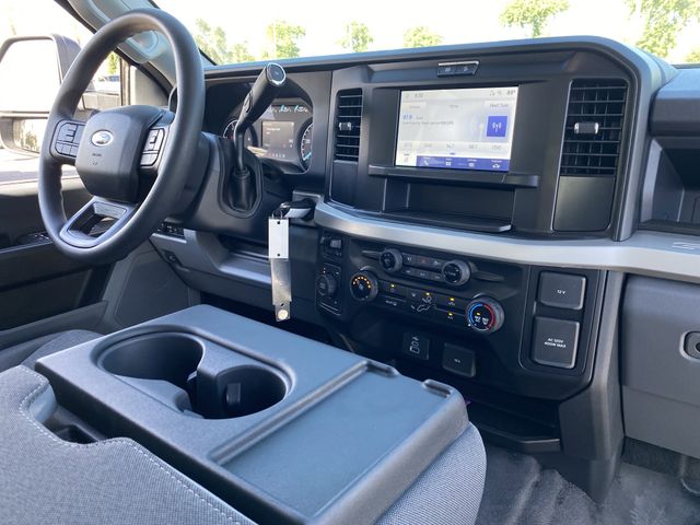 2026 Ford F-450 Super Duty XL - Photo 13