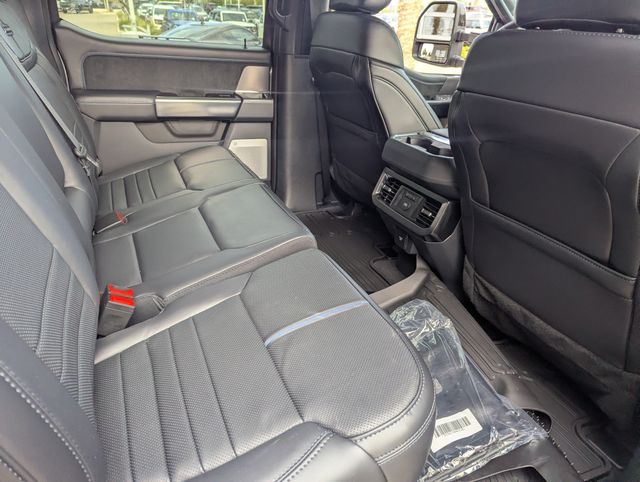 2026 Ford F-250 Super Duty Platinum - Photo 16