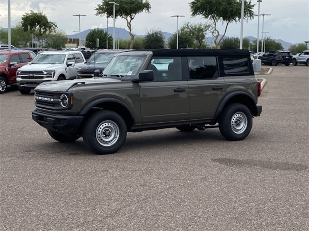New 2025 Ford Bronco Base SUV