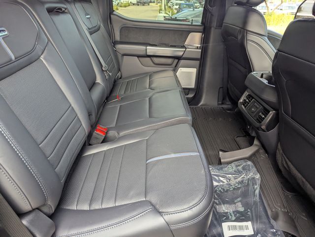 2026 Ford F-250 Super Duty Platinum - Photo 15