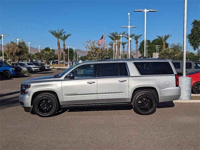 Used 2019 Chevrolet Suburban Premier with VIN 1GNSKJKC1KR349934 for sale in Surprise, AZ