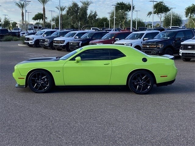 2023 Dodge Challenger R/T photo 3