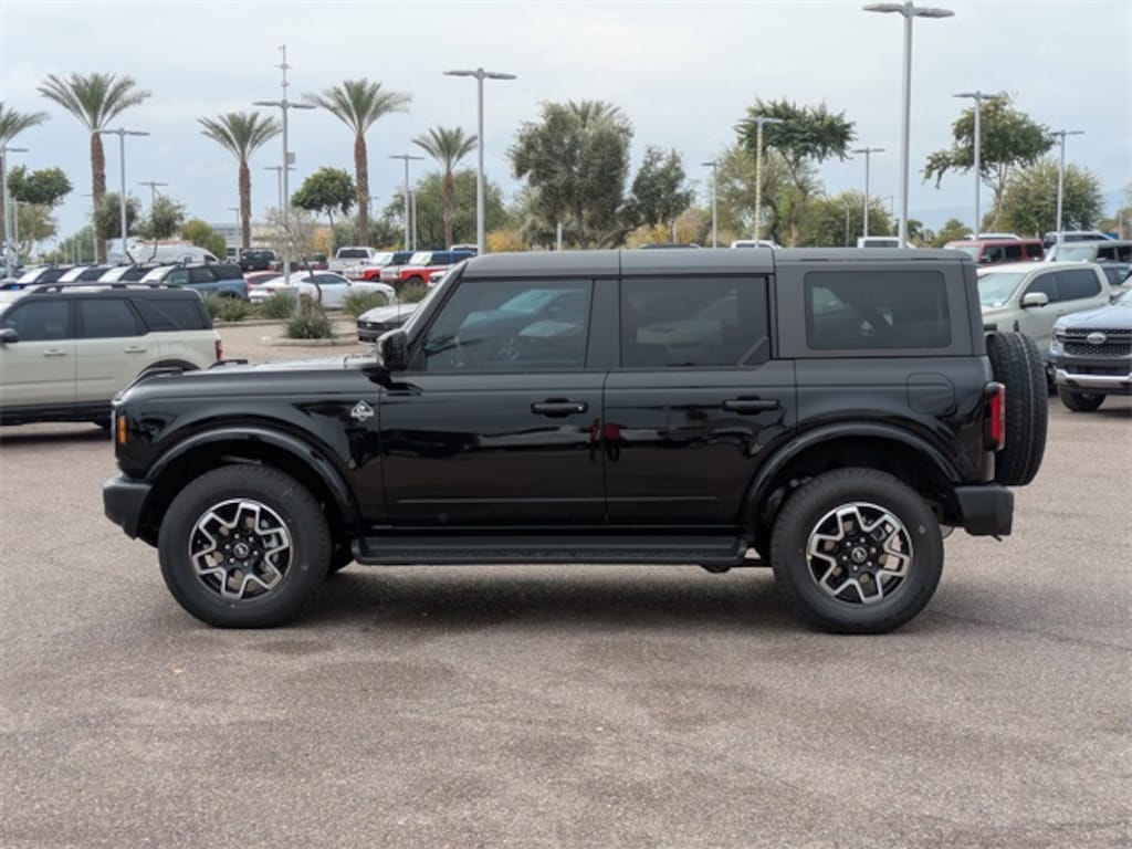 New 2025 Ford Bronco Outer Banks SUV