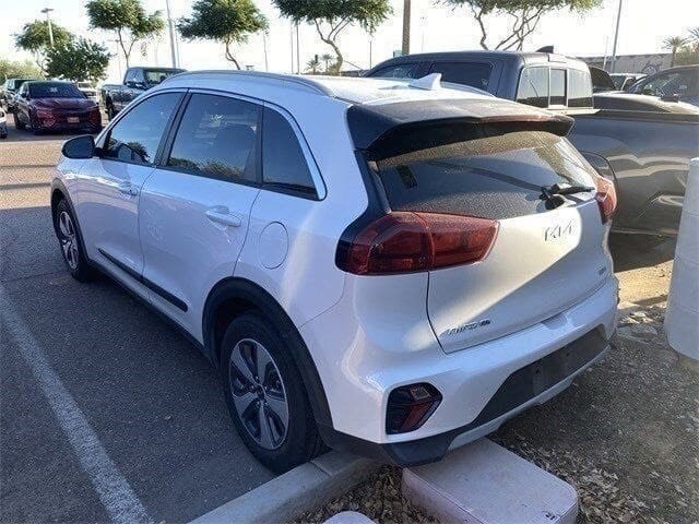2022 Kia Niro LX photo 2