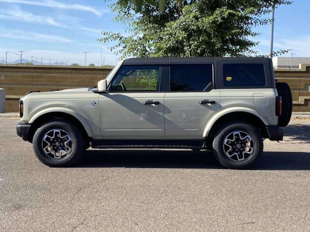 New 2026 Ford Bronco Outer Banks SUV