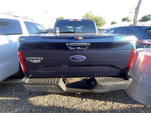 2015 Ford F-150 XLT photo 2