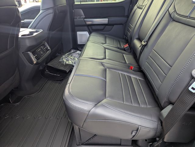 2026 Ford F-250 Super Duty Platinum - Photo 18