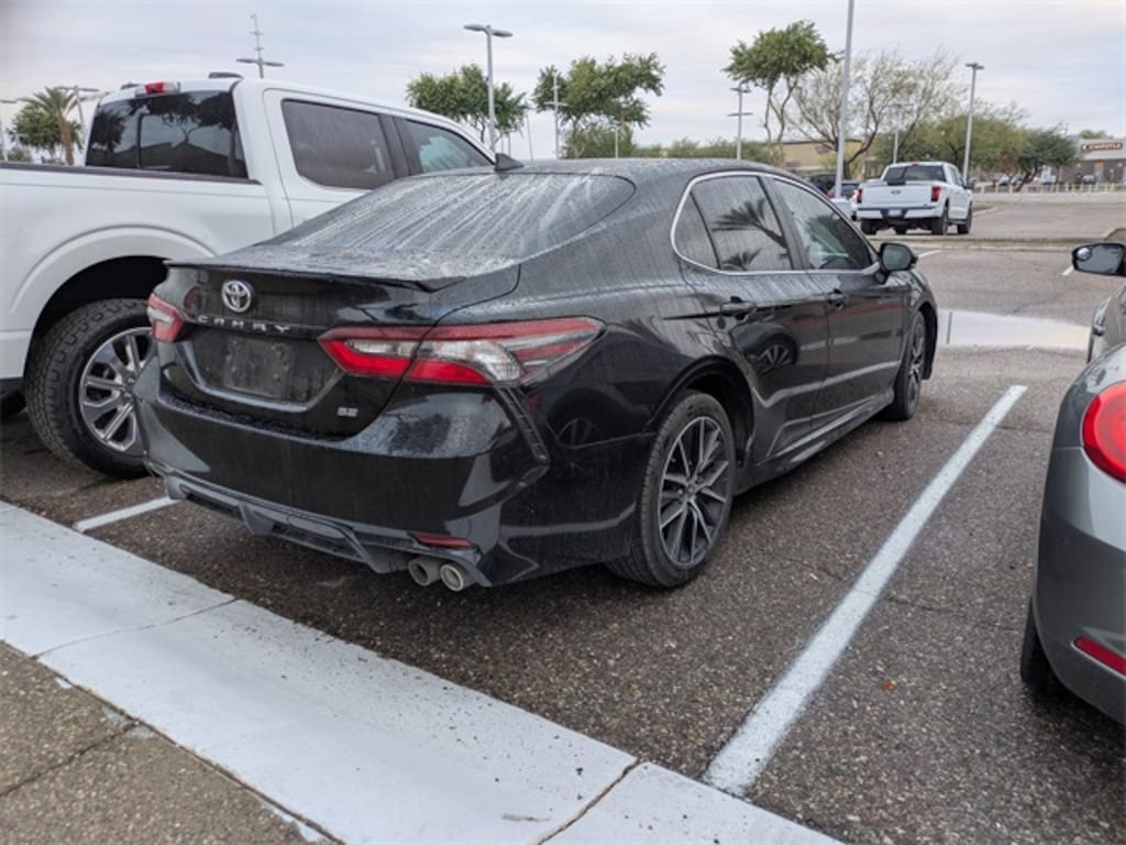 Used 2021 Toyota Camry SE Sedan