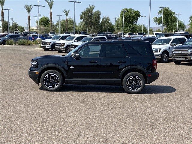 2025 Ford Bronco Sport Outer Banks photo 2