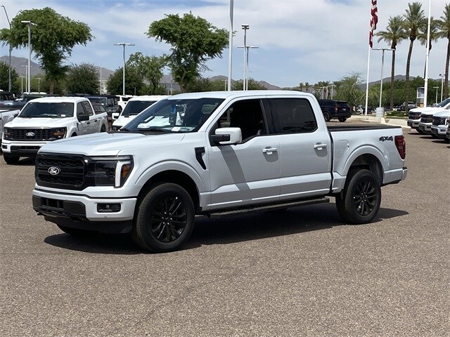 2025 Ford F-150 Lariat photo 2