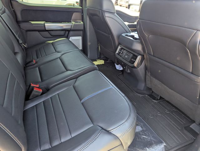 2026 Ford F-250 Super Duty Platinum - Photo 15