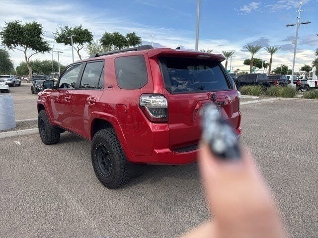 2022 Toyota 4Runner SR5 Premium photo 4