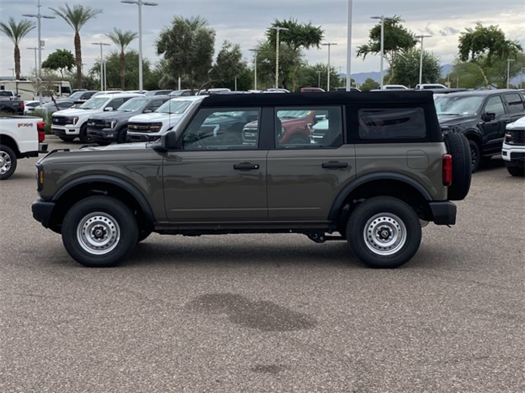 New 2025 Ford Bronco Base SUV
