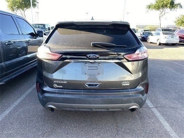 2019 Ford Edge SEL photo 2