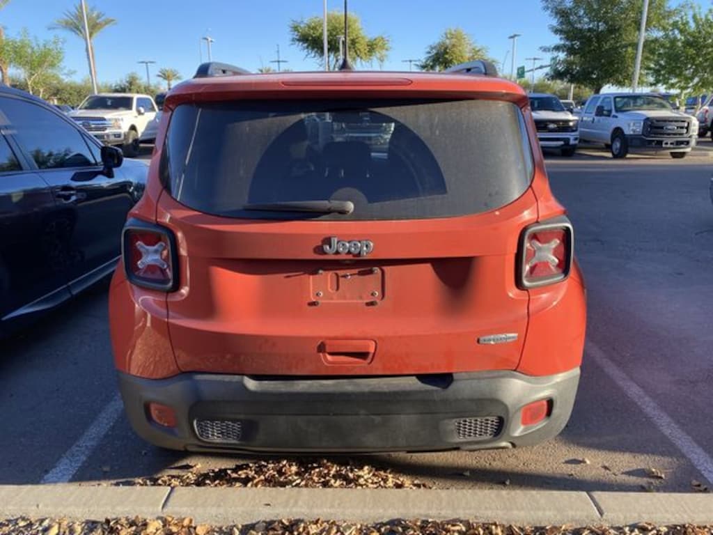 Used 2018 Jeep Renegade Latitude FWD SUV