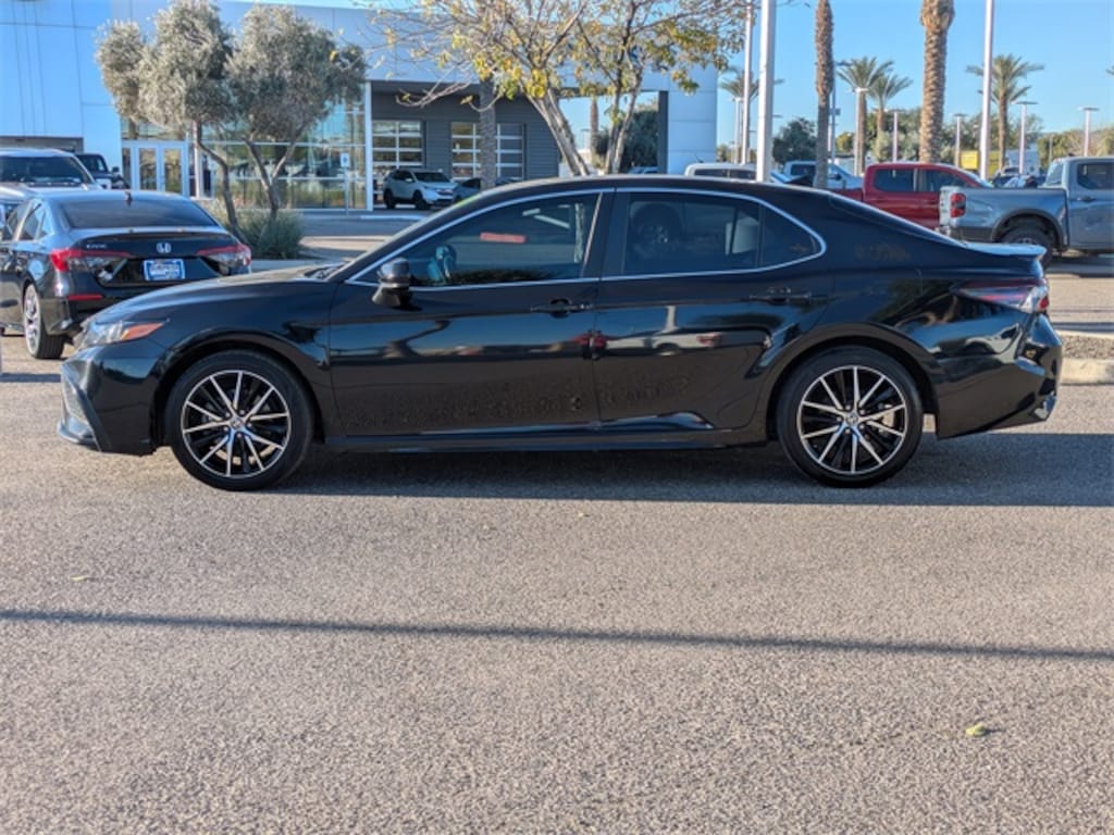 Used 2021 Toyota Camry SE Sedan