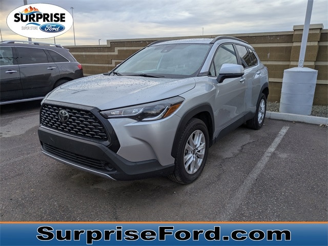 2022 Toyota Corolla Cross LE's photo