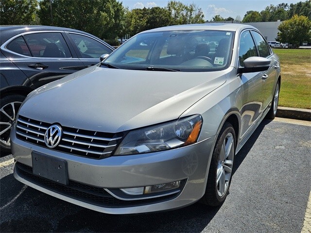 2014 Volkswagen Passat TDI SEL Premium photo 3