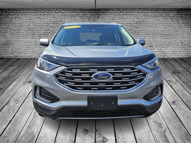 2022 Ford Edge SEL photo 2