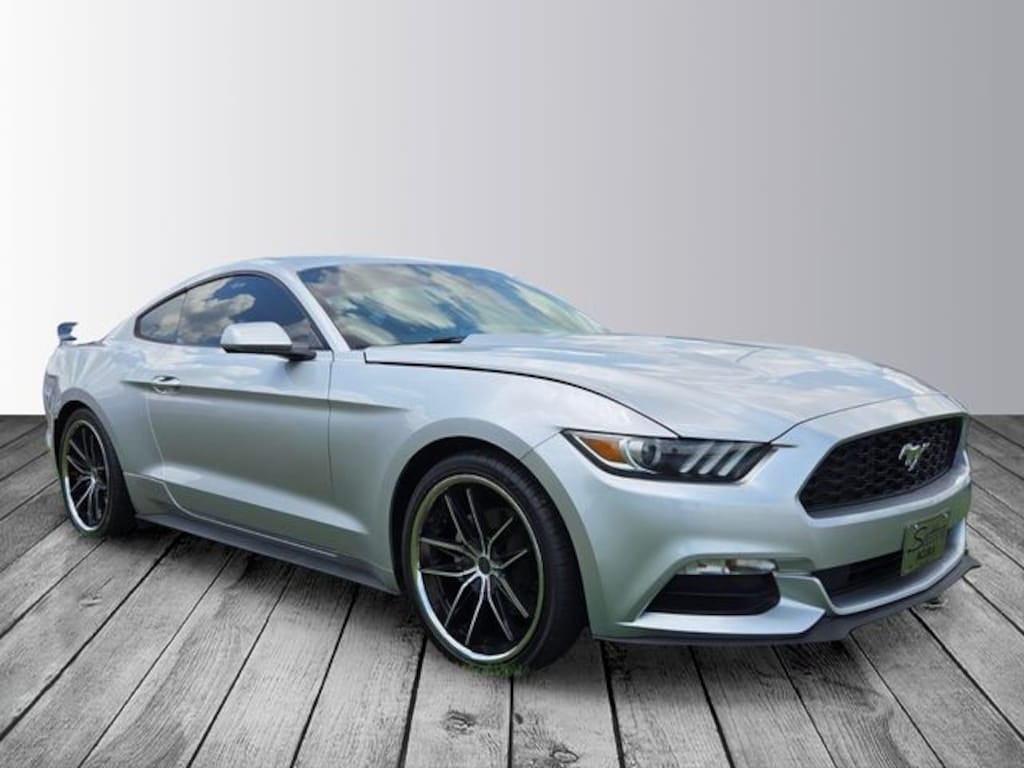 Used 2017 Ford Mustang V6 Coupe