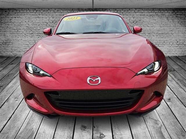 2025 Mazda MX-5 Miata Miata RF Grand Touring photo 2
