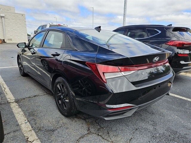 2021 Hyundai Elantra SEL photo 4