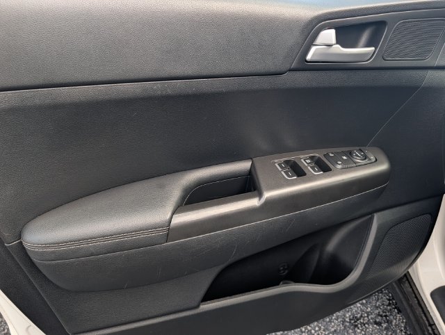 2021 Kia Sportage LX - Photo 16