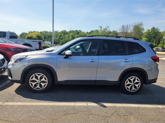 2020 Subaru Forester Premium photo 2
