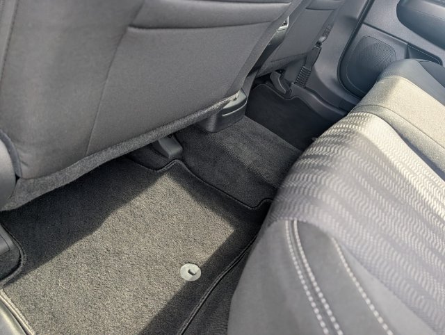 2021 Kia Sportage LX - Photo 17