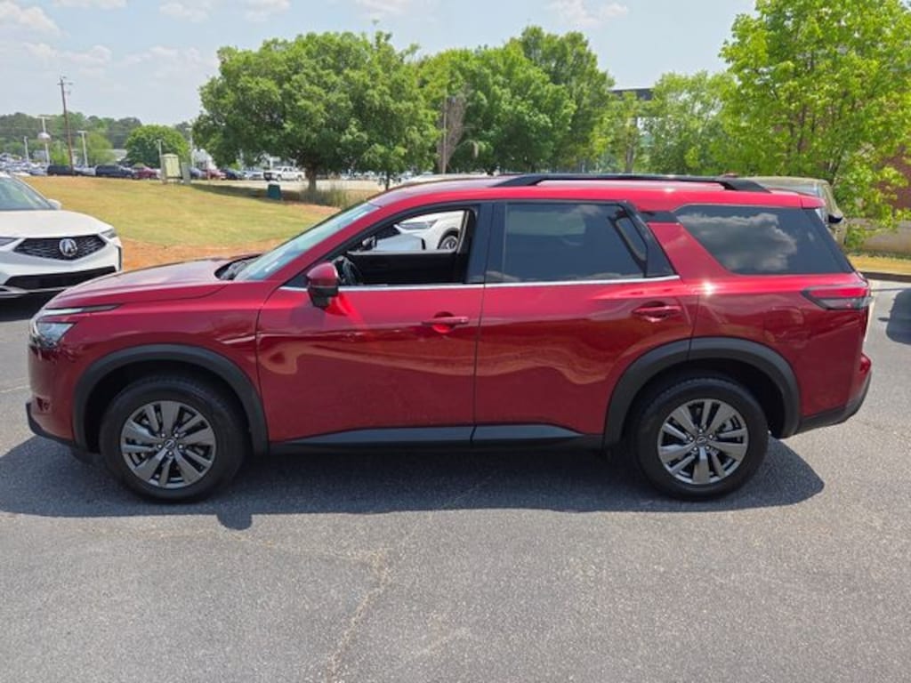 Used 2025 Nissan Pathfinder SV SUV