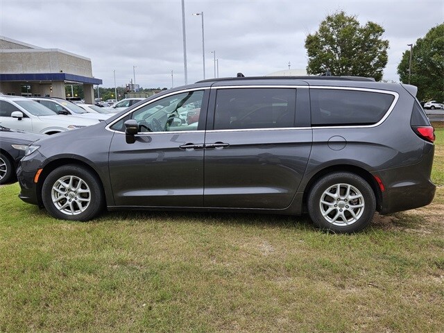 2022 Chrysler Pacifica Touring L photo 4