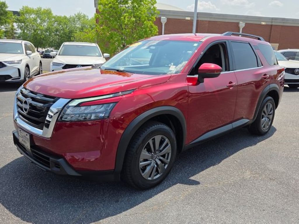 Used 2025 Nissan Pathfinder SV SUV