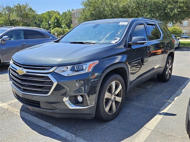 2020 Chevrolet Traverse 3LT photo 2