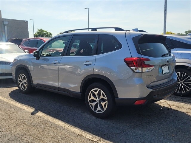 2020 Subaru Forester Premium photo 3