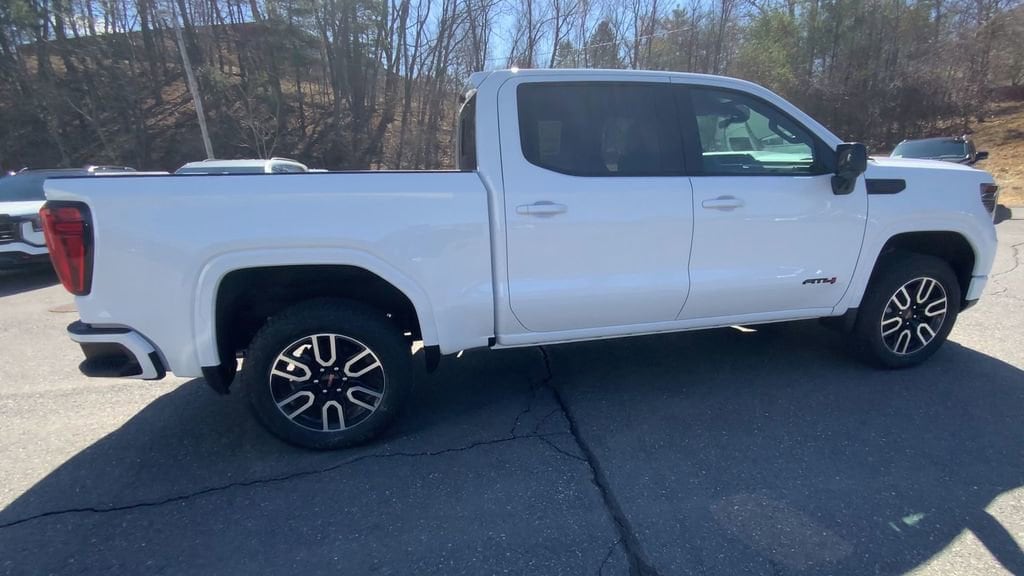 2026 GMC Sierra 1500 AT4 - Photo 10
