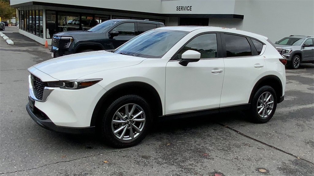 2023 Mazda CX-5 2.5 S Preferred photo 2