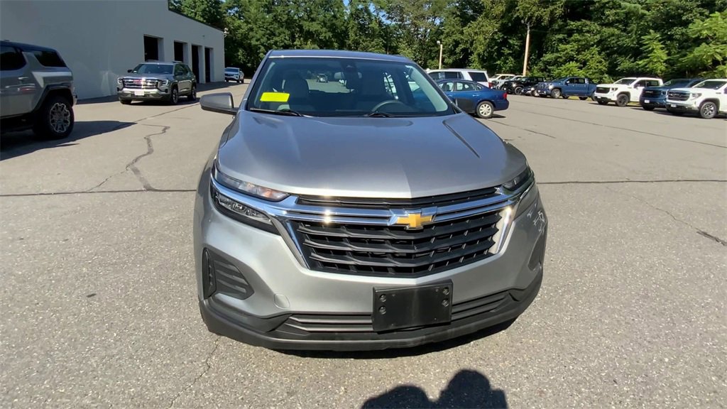 2023 Chevrolet Equinox LS photo 3