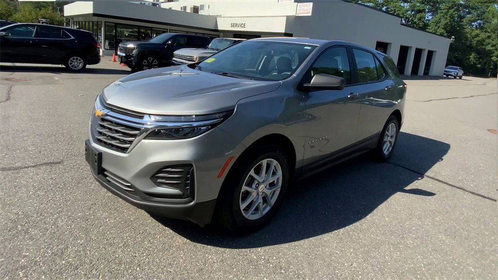 2023 Chevrolet Equinox LS photo 4