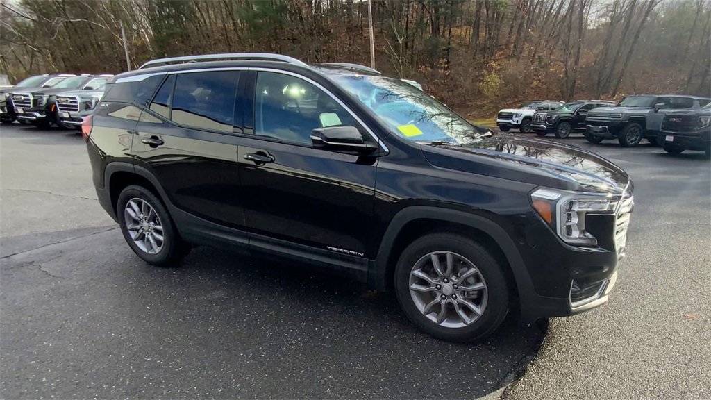 2024 Gmc Terrain SLT photo 2