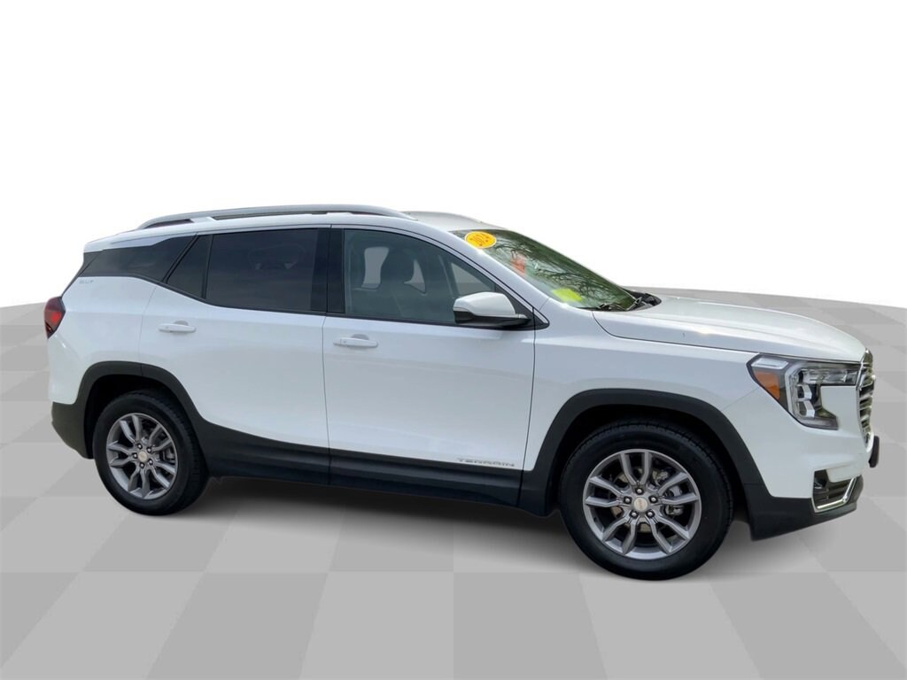 2024 Gmc Terrain SLT photo 2