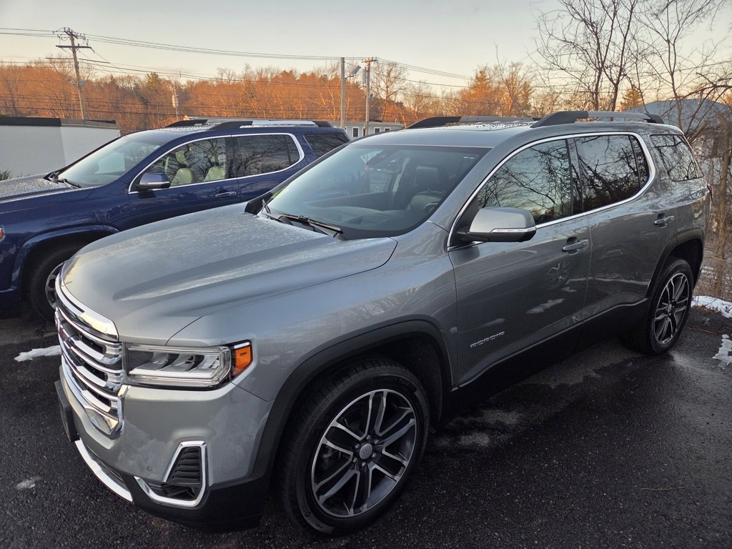 2023 GMC Acadia SLT's photo