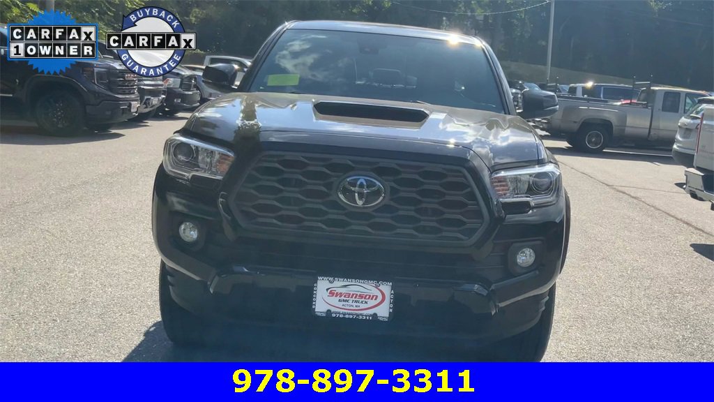 2022 Toyota Tacoma TRD Sport photo 2