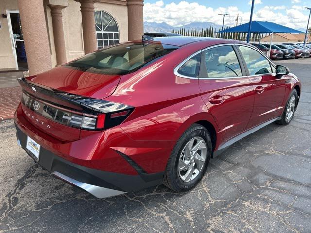 2025 Hyundai Sonata SE photo 2