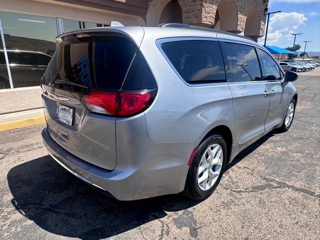 Used 2017 Chrysler Pacifica Touring-L with VIN 2C4RC1BG1HR810432 for sale in Kingman, AZ