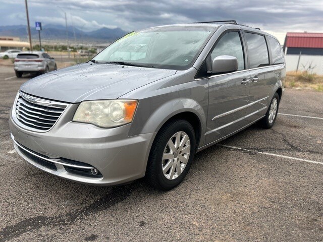 2014 Chrysler Town & Country Touring photo 2