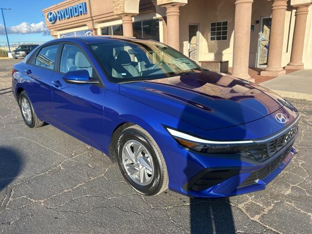 2026 Hyundai Elantra SE's photo