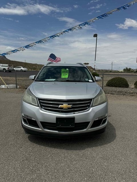 2017 Chevrolet Traverse 1LT photo 2